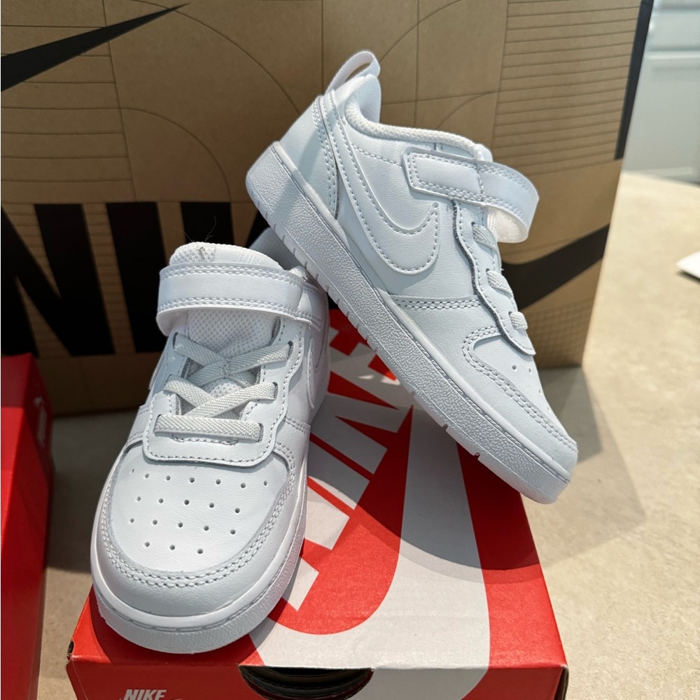 Toddler Nike Shoes 9C